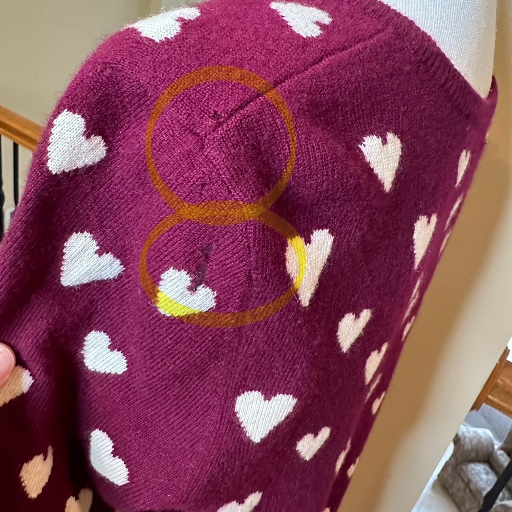 Neiman Marcus, Cashmere sweater, burgundy w/ white hearts, size L - Picture 6 of 9